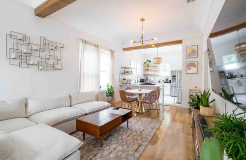 Ybor City House | Restored Historic Home in Ybor! Wifi -AC- PETS OK