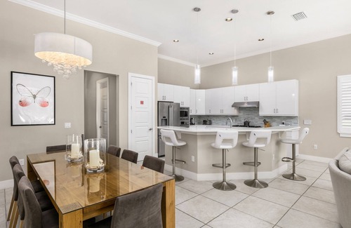 Reunion Villa | Reunion Bliss | 5 Bed Luxury Villa with Southwest Facing Pool & Spillover Spa