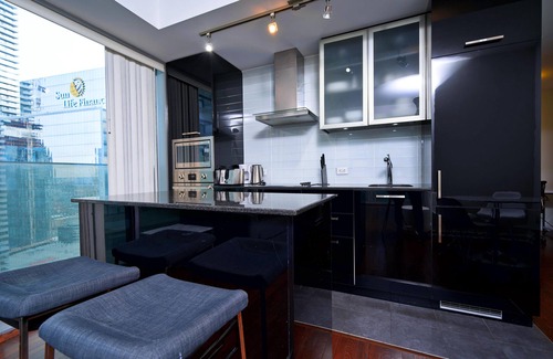 Downtown Toronto Apartment | RivetStays - The Richmond
