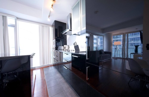 Downtown Toronto Apartment | Rivetstays - The Studios