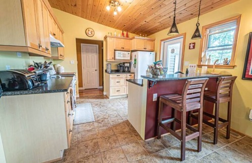 Bancroft Cottage | Rock Lake House Lakefront Retreat