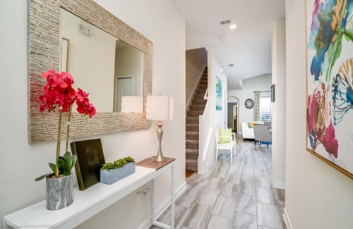 Davenport House | Rosalind Comes with Free Water Park