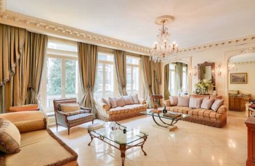 Champs-Elysees Apartment | Royal Montaigne in Paris