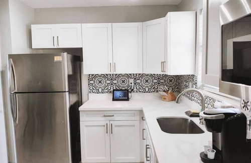 Poinciana Park Apartment | Rustic by Stay Hospitality
