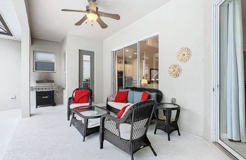 Reunion House | Sept, Oct discount - Reunion WATER PARK,shuttle to Disney,Reunion golf