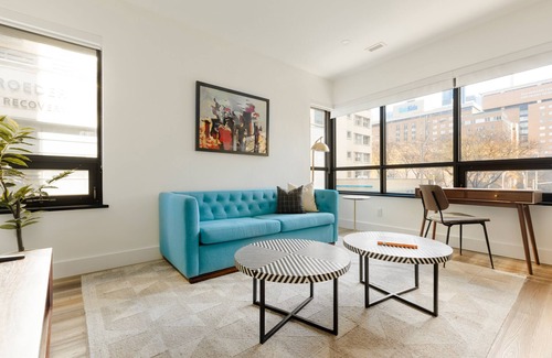 Grange Park Apartment | Sonder The Elm | Two-Bedroom Apartment