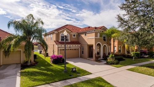 Bellavida House | South Facing Private Pool with Lake View - Bella Vida Resort - Nr Disney