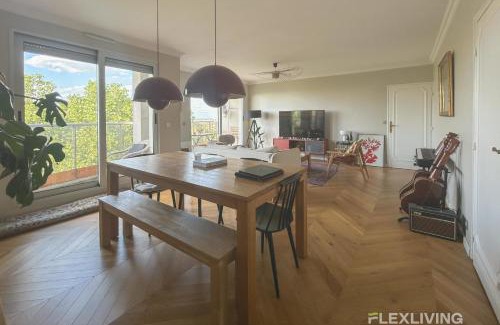 Combat Apartment | Spacious 2-Bedroom Apartment with Balcony Steps from Buttes-Chaumont Park