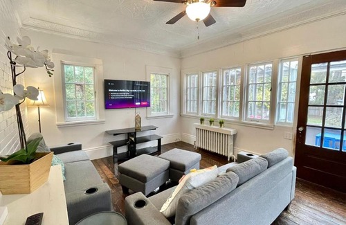 Richmond Hill Apartment | Spacious 3 BR house in Heart of the City