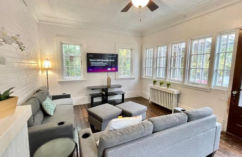 Richmond Hill Apartment | Spacious 3 BR house in Heart of the City