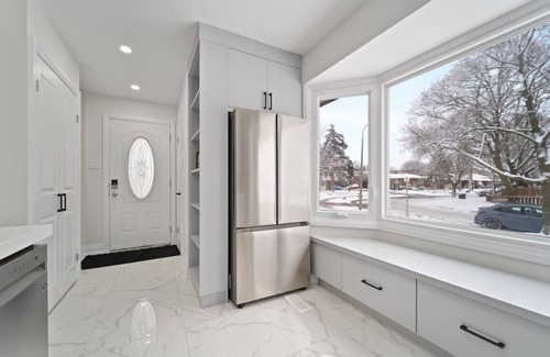 Rosemount House | Spacious 3BR Home in Kitchener