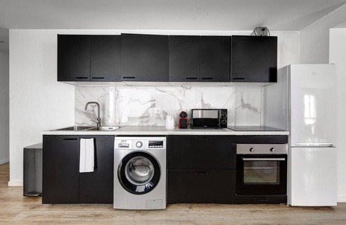 Amerique Apartment | Spacious 4BDR in Buttes Chaumont pour 12 pers