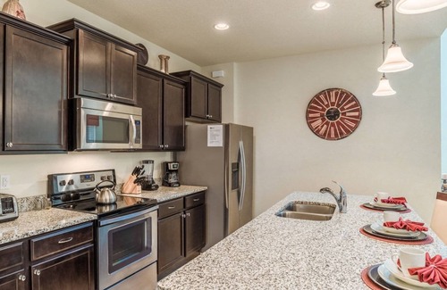 Four Corners House | 🥇 Spacious 6bd house near Disney (WW455)