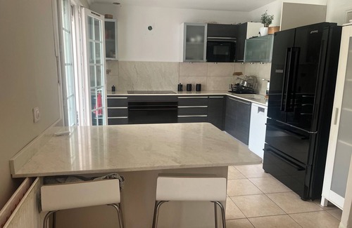 Vitry-sur-Seine House | Spacious and modern 4 bedroom 2 bathroom House with garden ideal fir families
