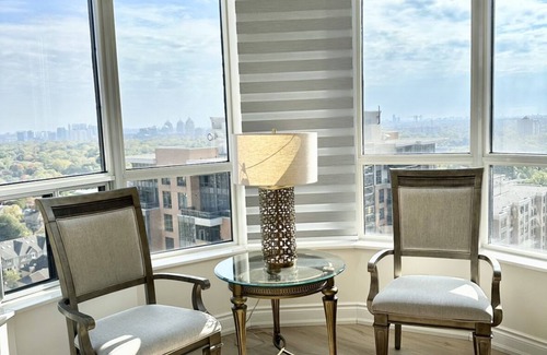 Willowdale Apartment | Spectacular 2 Bedroom+Den and 2Bathroom/Free Parking/North York