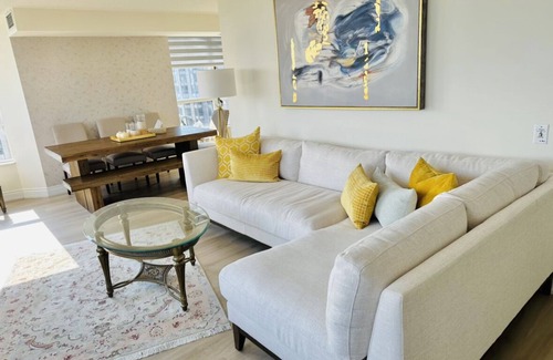 Willowdale Apartment | Spectacular 2 Bedroom+Den and 2Bathroom/Free Parking/North York