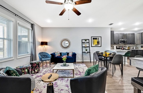 Historic Ybor House | Spectacular 6-BR Duplex for 20, 4 Baths, Unmatched Comfort & Style!