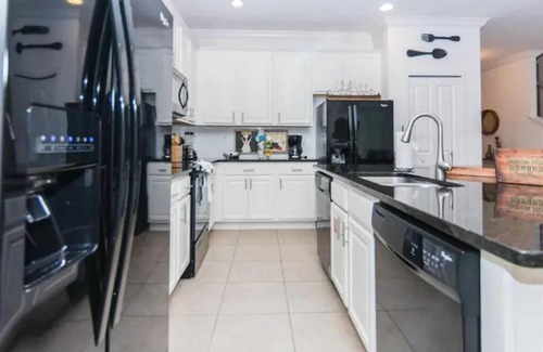 Kissimmee House | Spectacular 8 Bedroom Home Close To Universal Studios & Disney World!