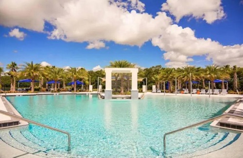 Kissimmee House | Spectacular 8 Bedroom Home Close To Universal Studios & Disney World!