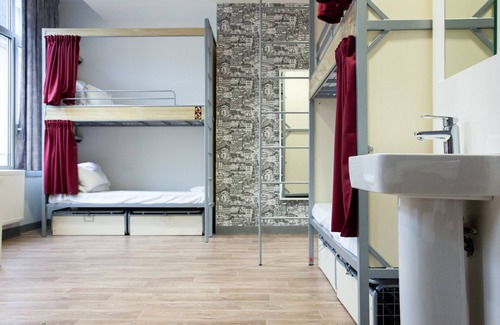 Saint-Vincent-de-Paul Hostel | St Christopher's Inn Gare Du Nord - Hostel