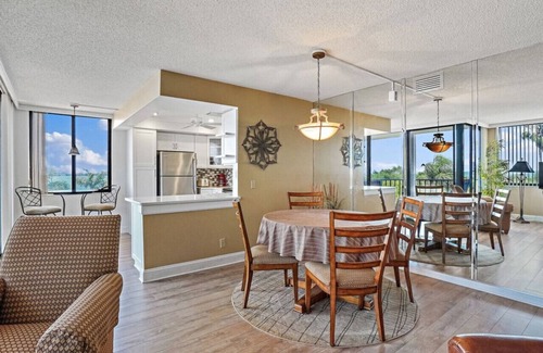 Isla del Sol Condo | St. Pete Isla Del Sol Bahia J-408: 2BD/2BA
