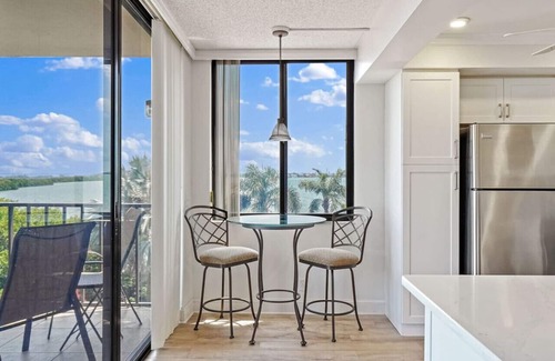Isla del Sol Condo | St. Pete Isla Del Sol Bahia J-408: 2BD/2BA
