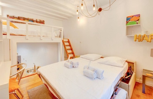 Hopital Saint-Louis Apartment | Studio atypique proche Canal Saint-Martin