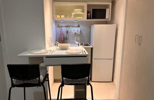 Issy-les-Moulineaux Apartment | Studio charmant proche Paris