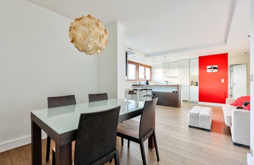 Plaisance Apartment | Stunning 2BR Flat with pool & balcony view on Eiffel Tower