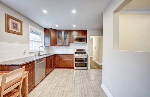 Lakeview House | Stunning 3BR2WR @ Lakeview area