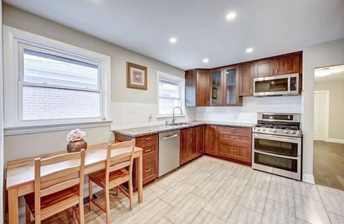 Lakeview House | Stunning 3BR2WR @ Lakeview area
