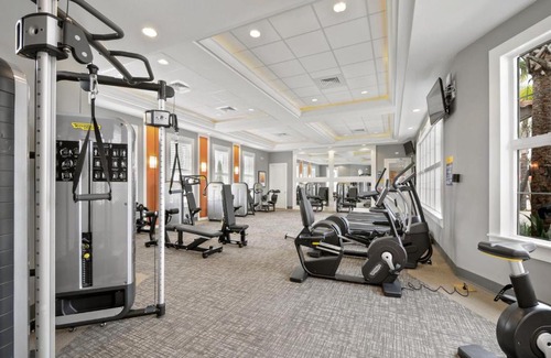 Loughman House | Stunning Corner-Townhome w Private Pool