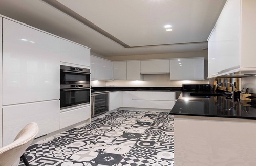 Porte-Dauphine Apartment | Sublime Apt - 3BD/6P with AC - Victor Hugo/16e