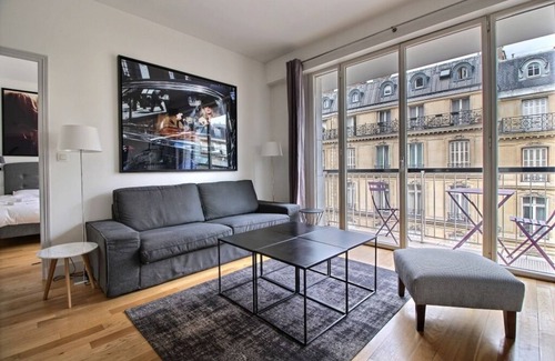 Champs-Elysees Apartment | SUNDRENCHED HAUSSMANIAN LUXURY PIED-À-TERRE IN CHAMPS ELYSEES