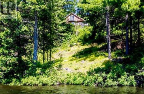 Parham House | Sunny Hilltop Hideaway on the Lake