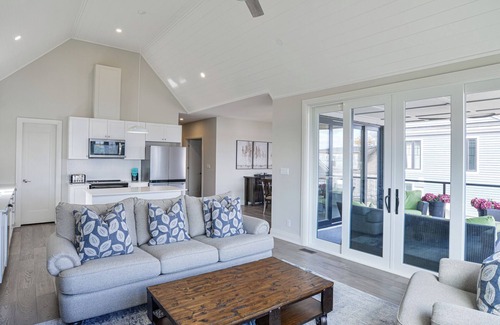 Minett House | Sunnyside Cottage (#29)