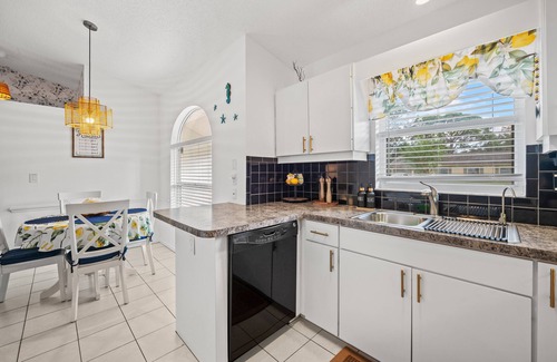 Sarasota Springs House | Sunshine beautiful house 3bed/2bath ,vacation rental