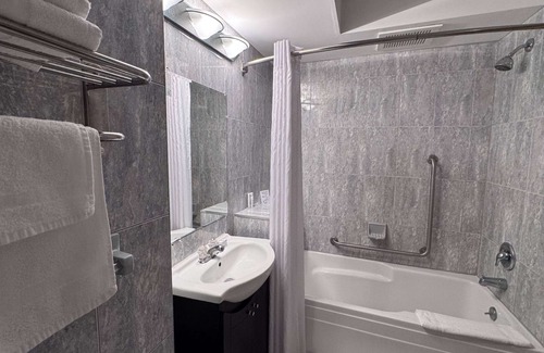 Guelph Hotel | Super 8 by Wyndham Guelph