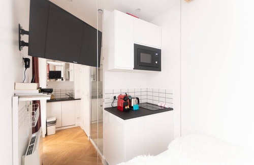 Bonne-Nouvelle Apartment | Super central ministudio⭐ self-checkin murphy bed