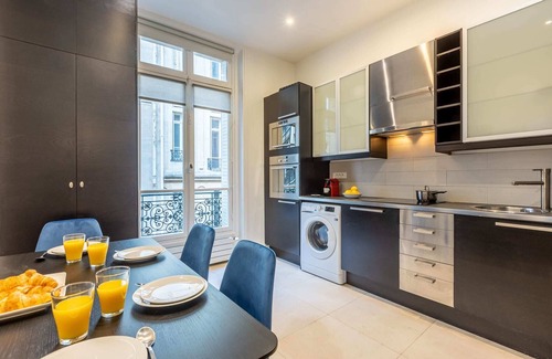 Champs-Elysees Apartment | Sweett | Cerisoles V