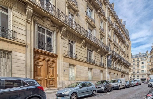 Champs-Elysees Apartment | Sweett | Cerisoles V