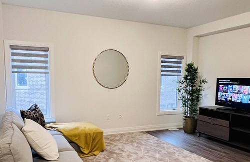 Mount Hope House | Tastefully furnished brand new 4bedrooms, 3.5 baths guesthouse (Fresh & Clean)