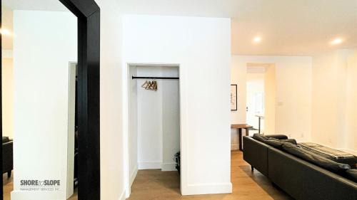 Collingwood House | The 1883 Century Flat Suite