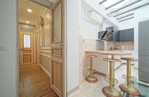 Les Puces de Saint-Ouen House | The Antique Dealer's Hideaway: Arty Stay at the Saint-Ouen Flea Market