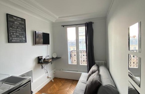 Champs-Elysees Apartment | The Eiffel Tower room