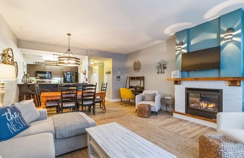 The Blue Mountains Apartment | The Fairway Nest with Hot Tub & Golf!