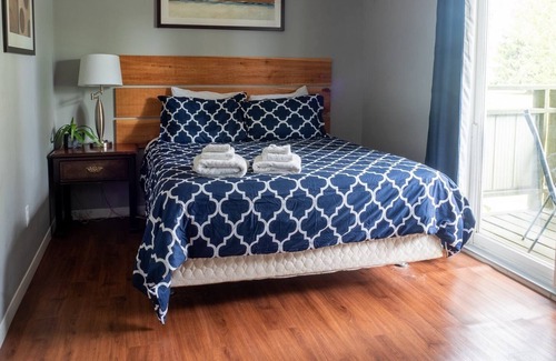 Bloomfield House | The Rosehall-PEC waterfront stay