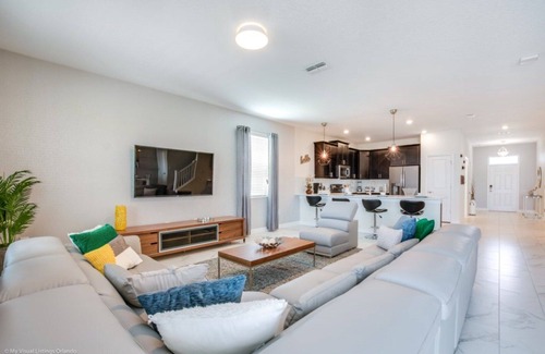 Davenport House | The Ultimate Guide to Renting Your Luxury 8 Bedroom Mansion on Champions Gate Resort