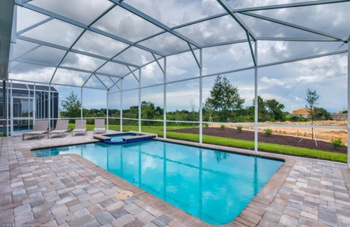 Davenport House | The Ultimate Guide to Renting Your Luxury 8 Bedroom Mansion on Champions Gate Resort
