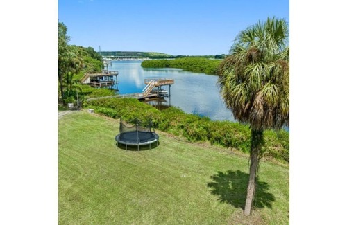 Balm House | The Ultimate Waterfront View